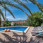 Appartement In With Swimming Pool