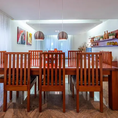 Апартаменти 3 Bedroom Awesome In *