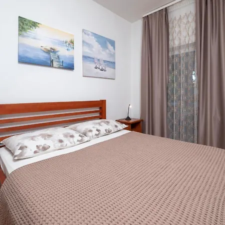 3 Bedroom Awesome In * Пула