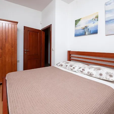 3 Bedroom Awesome In * Пула