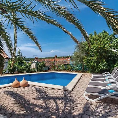 شقة In With Swimming Pool