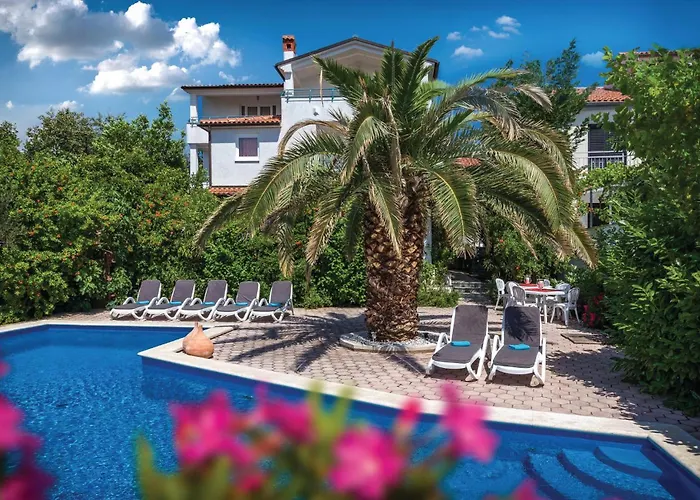 3 Bedroom Awesome In Lägenhet