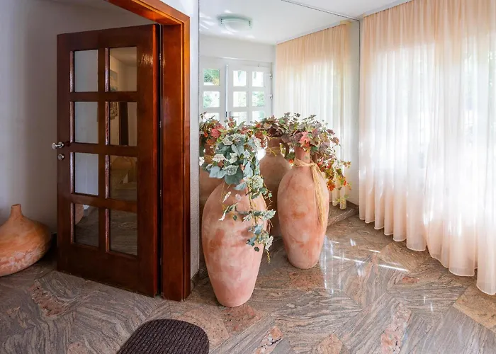 3 Bedroom Awesome In Lejlighed Pula