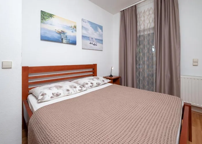 3 Bedroom Awesome In * פולה