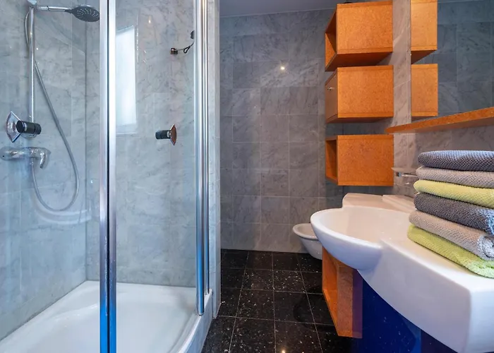 דירה 3 Bedroom Awesome In