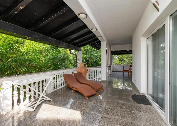 3 Bedroom Awesome In * פולה