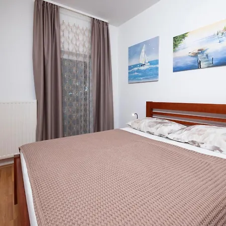 Apartamento 3 Bedroom Awesome In *