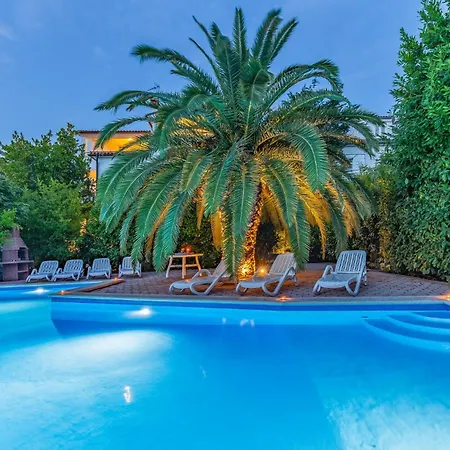 Appartement 3 Bedroom Awesome In