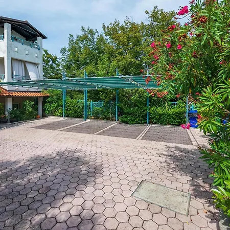 Appartement 3 Bedroom Awesome In