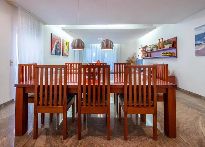 Appartement 3 Bedroom Awesome In *