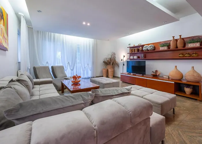 3 Bedroom Awesome In Daire