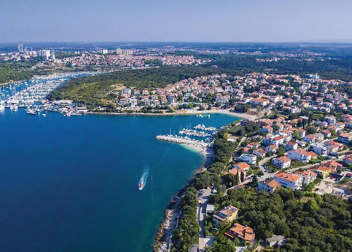 Daire 3 Bedroom Awesome In Pula