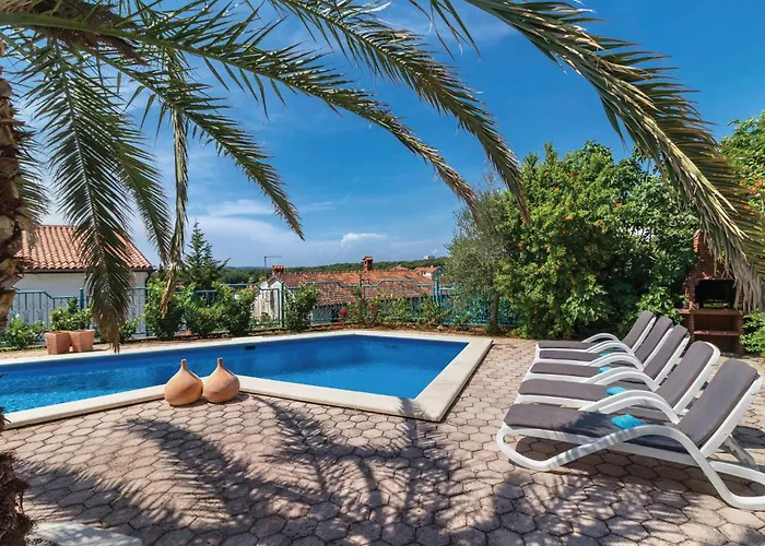 Appartement 3 Bedroom Awesome In