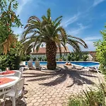 Διαμέρισμα In With Swimming Pool