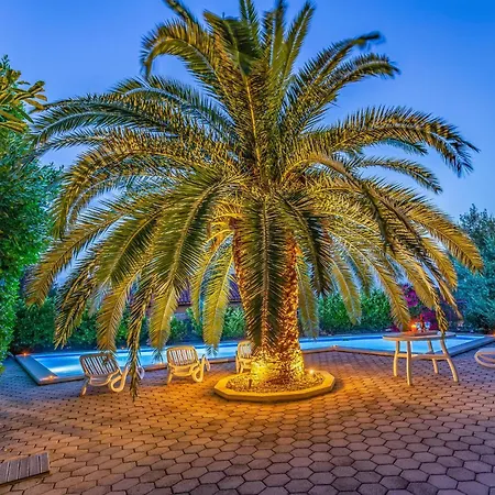 Apartamento 3 Bedroom Awesome In