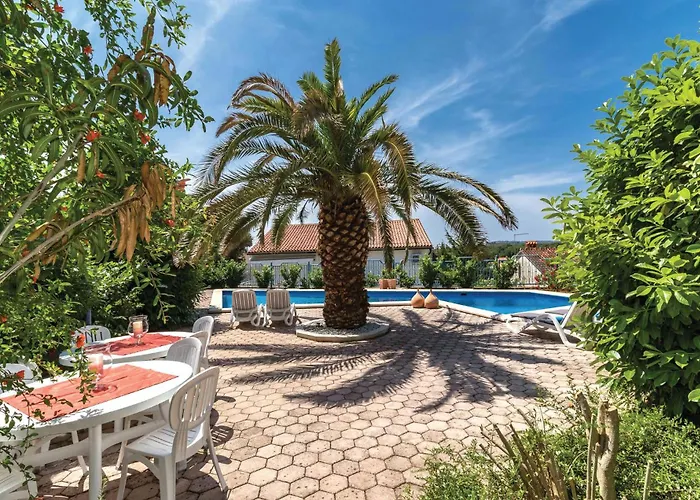Apartament 3 Bedroom Awesome In