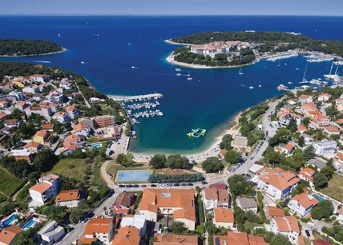 3 Bedroom Awesome In Apartament *