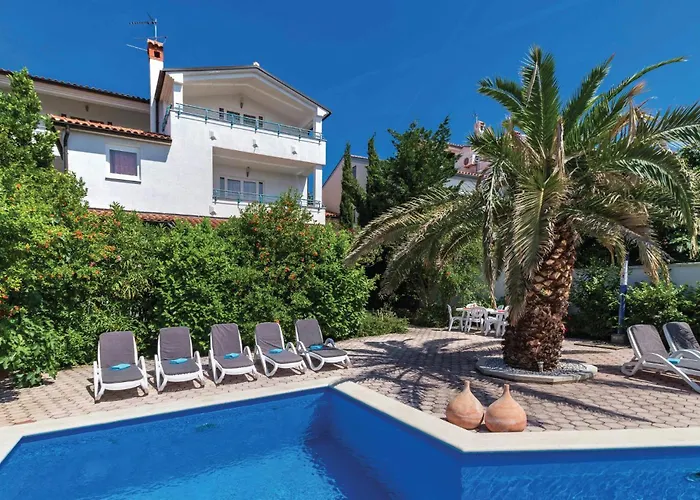 Apartament 3 Bedroom Awesome In *